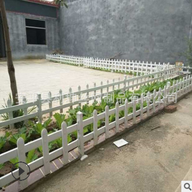 現(xiàn)貨PVC草坪護(hù)欄 白色園林綠化圍欄可定制可批發(fā)